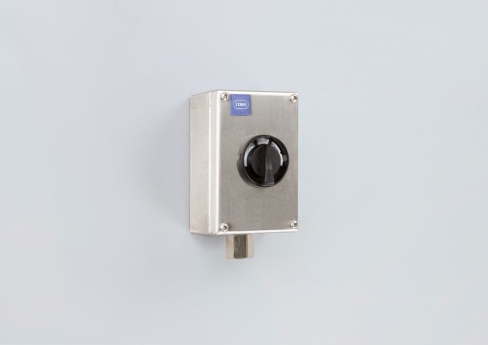 Ex Control stations made of stainless steel Series 8150 R. STAHL